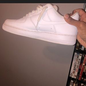 Men’s Air Force 1’s size 11